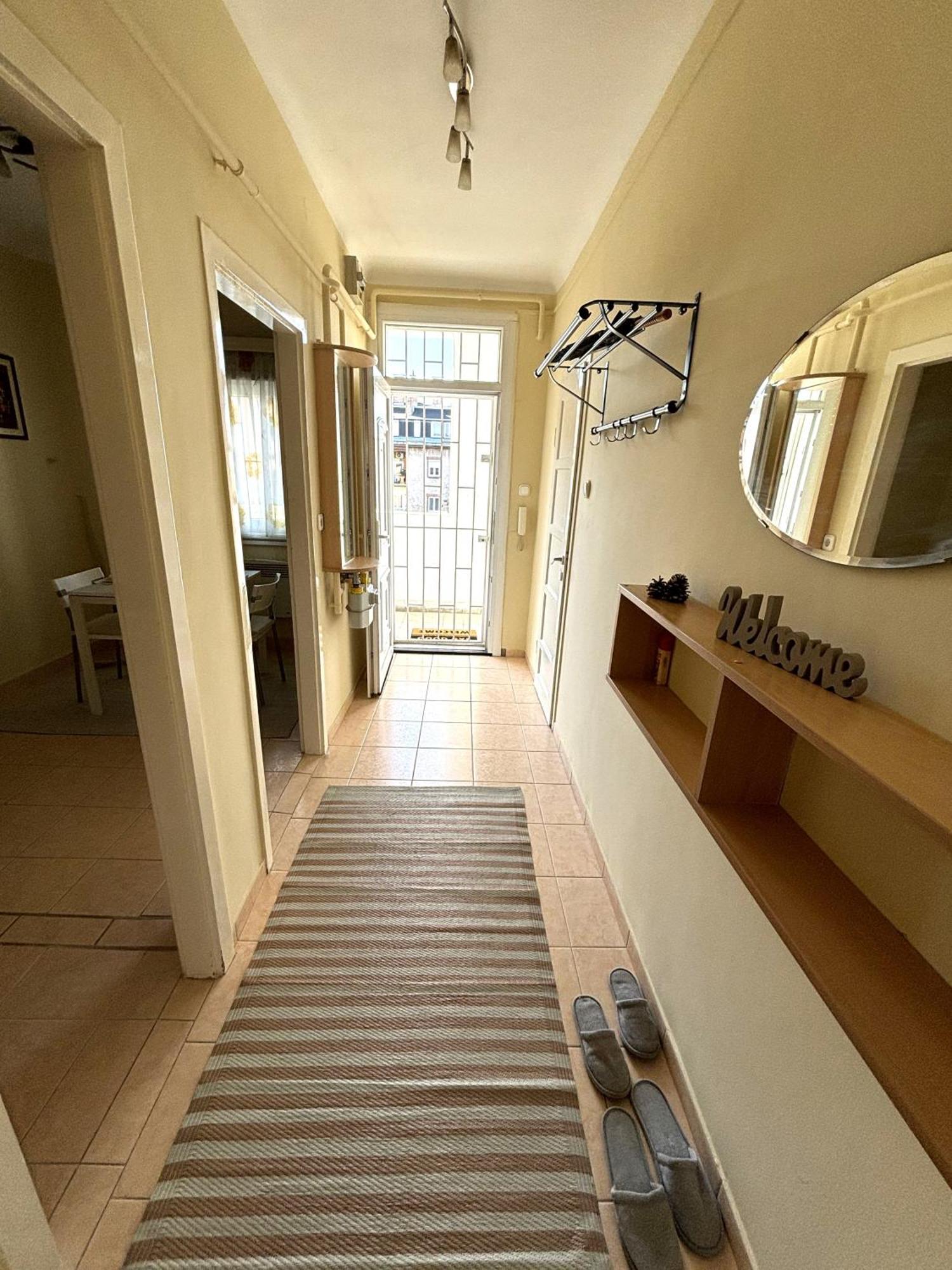 Downtown Hideaway Apartment