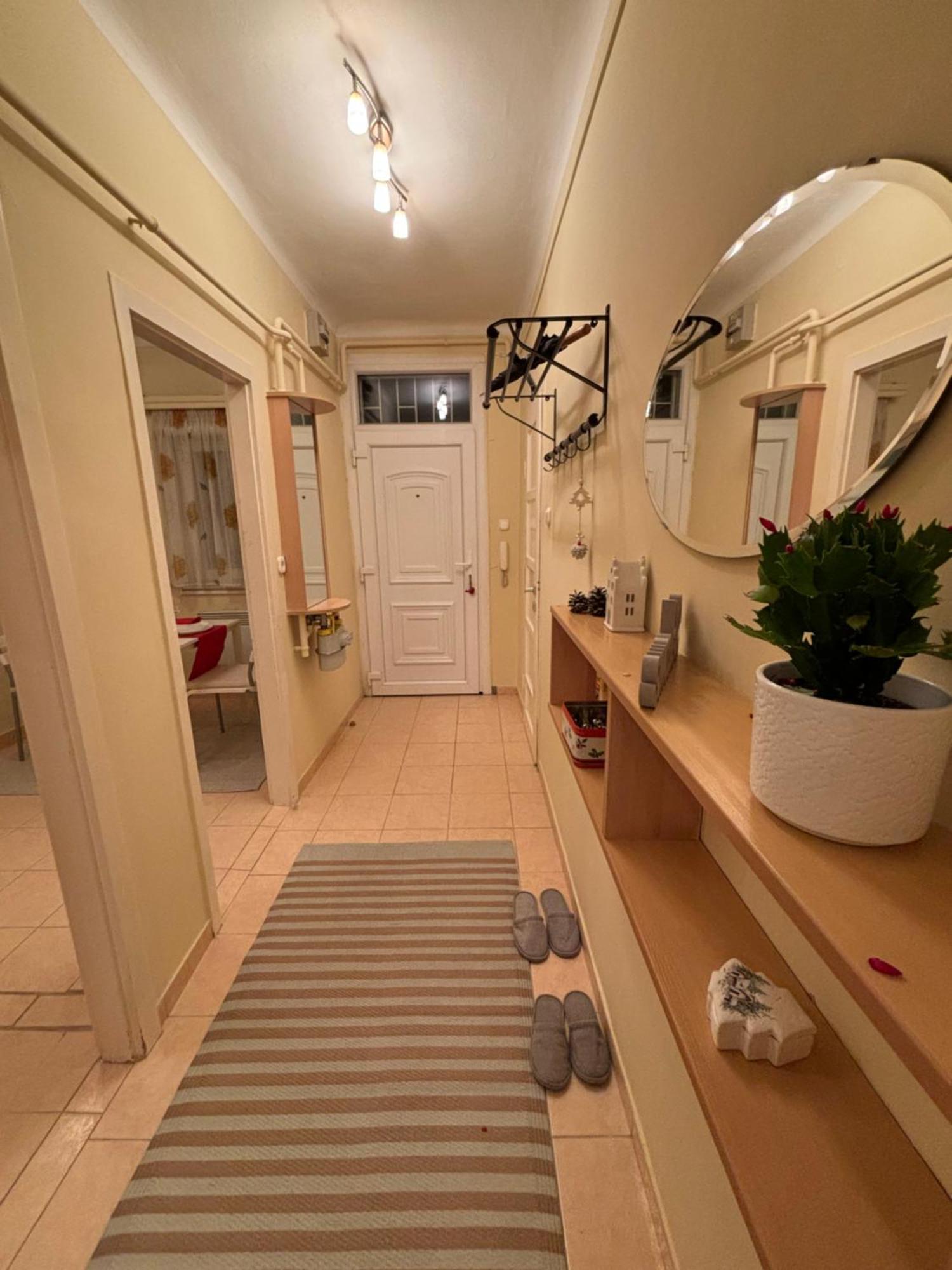 Downtown Hideaway Apartment